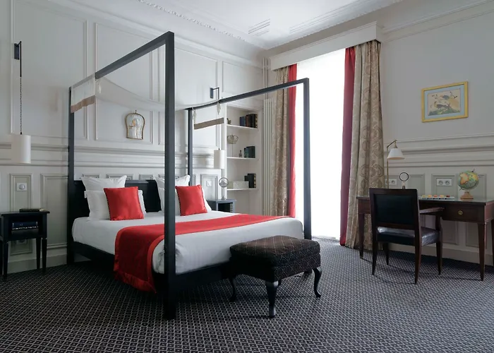 Szálloda Bradford Elysées - Astotel 4*